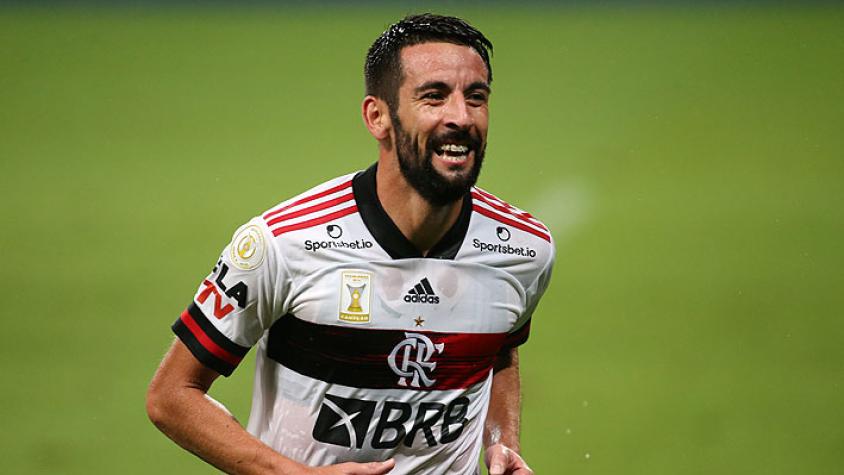 Mauricio Isla en Chile con Flamengo: “Estamos bien, tranquilos para enfrentar el partido ante Católica”
