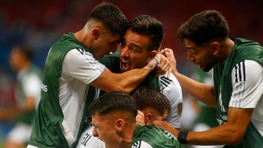 Colo Colo celebra triundo ante Fortaleza.