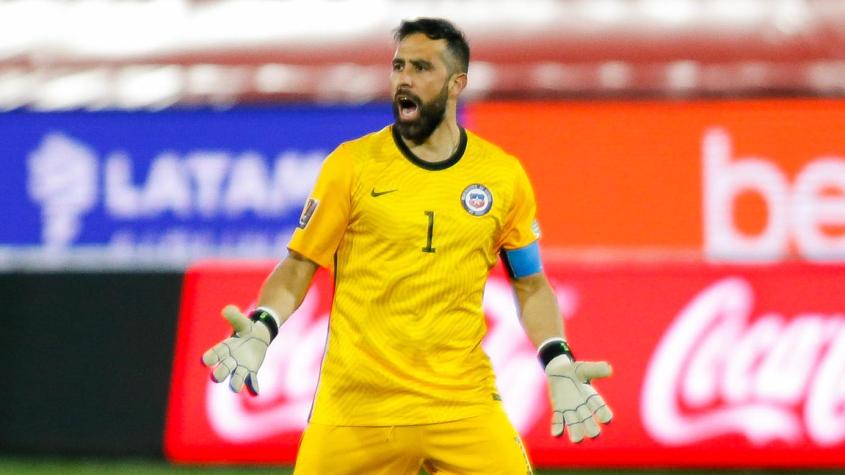 Claudio Bravo explotó por los rumores de su futuro fuera de la Roja: "¿No será que alguien me quiere sacar?"