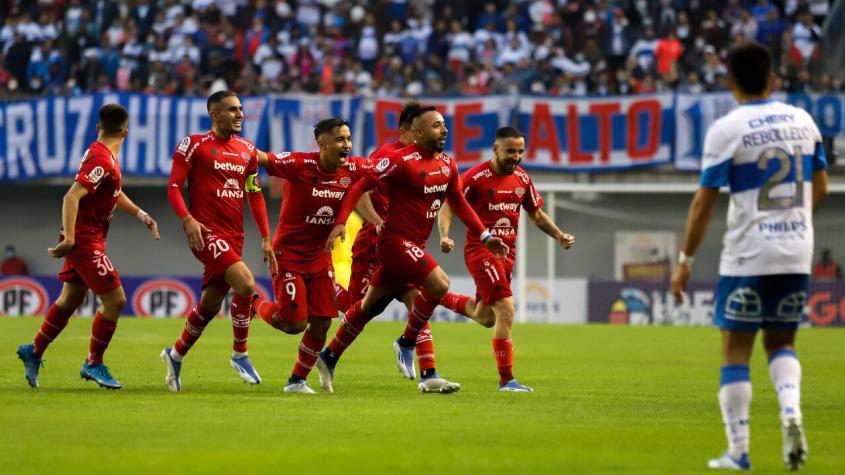 Universidad Católica cayó goleada en el infierno de Ñublense