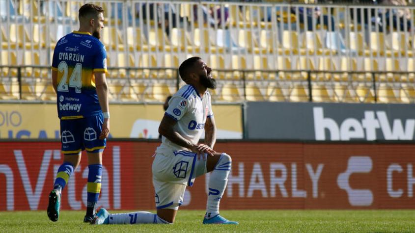 ¡Milimétrico! El polémico gol que le anularon a la U frente a Everton