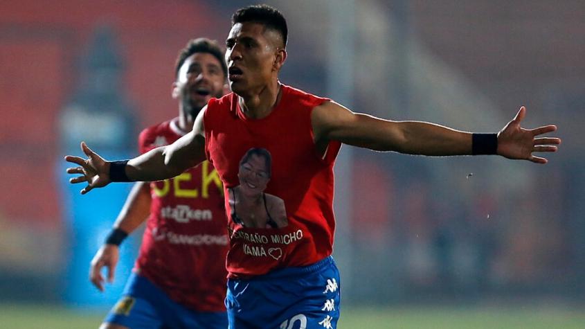 En Perú deliraron con el golazo de Paolo Hurtado en U. Española: lloró y se lo dedicó a su madre fallecida