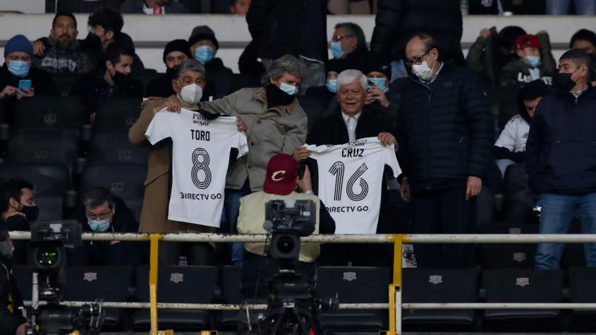 Jorge Toro y Humberto Cruz fueron homenajeados en el estadio Monumental. Imagen: Agencia Uno.