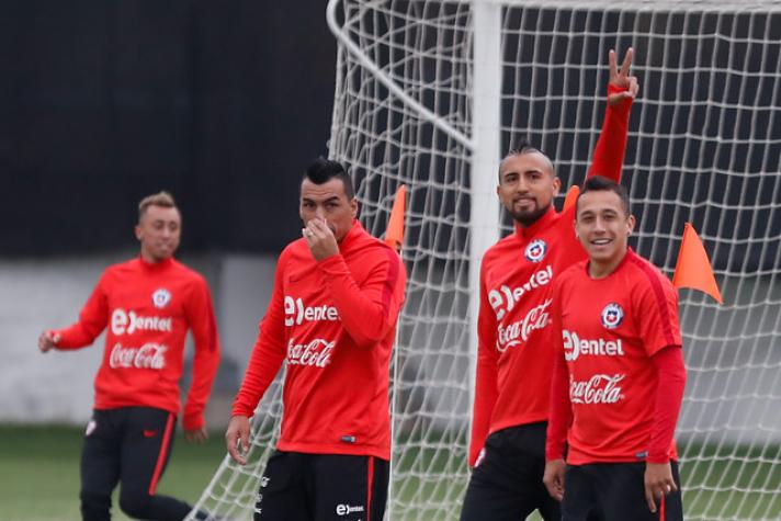 Arturo Vidal dedicó un emotivo mensaje a Esteban Paredes por su retiro del fútbol