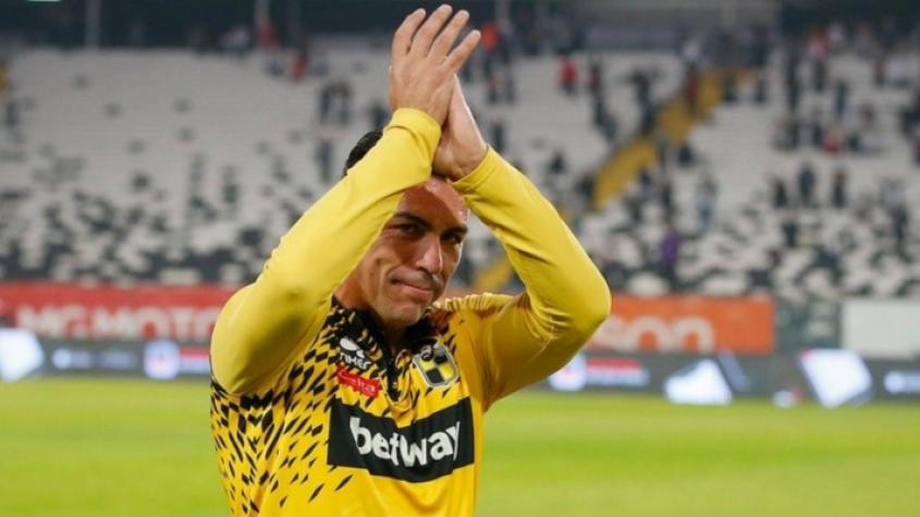 Esteban Paredes se retiró del fútbol profesional.