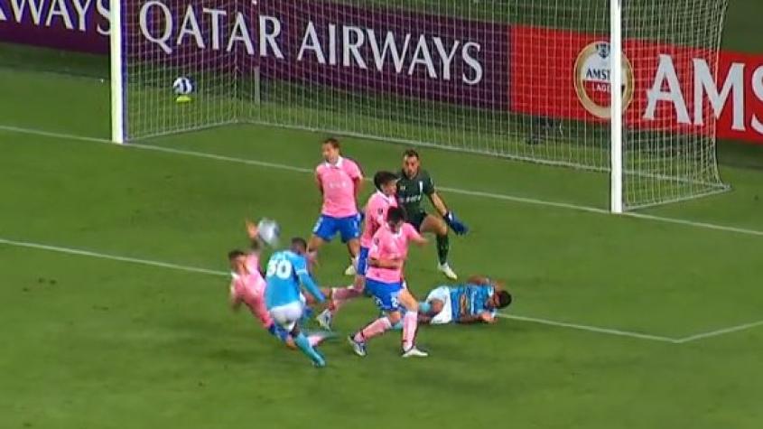 "Penal del tamaño del continente": Hinchas de Sporting Cristal están furiosos por nueva polémica ante la UC