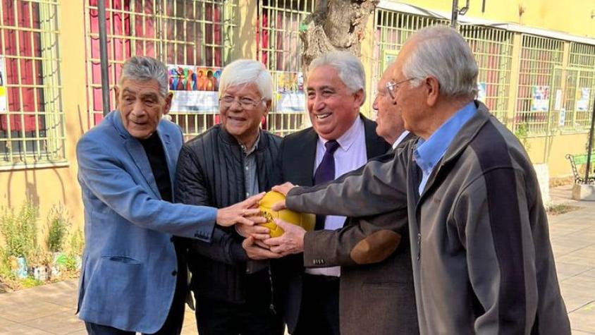 Gimnasios de colegios ñuñoínos llevarán nombres de mundialistas del 62