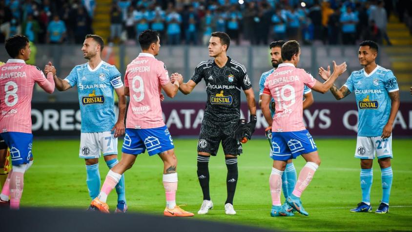 Uno a uno de Universidad Católica: deslucido encuentro que lo aleja de los octavos de final en la Copa Libertadores