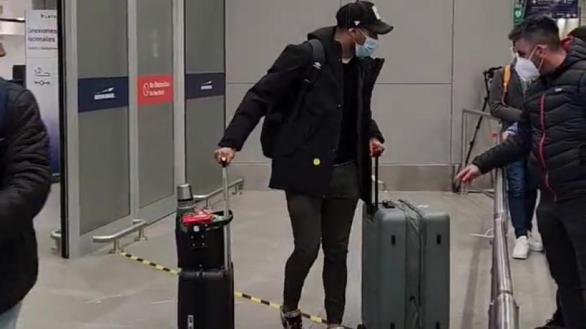 El primer refuerzo de Diego López llegó a Chile para firmar por la U: "Muy feliz de llegar a un club tan grande como este"