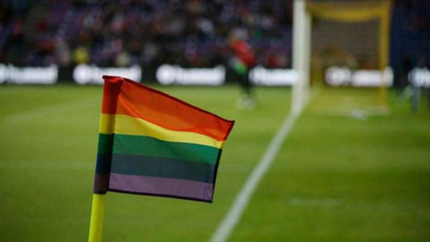 Las brutales penas de cárcel que arriesgan quienes porten una bandera LGTBI en el Mundial de Qatar 2022