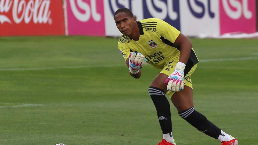 Video | "Seguimos preparándonos con todo": Omar Carabalí luce sus mejores atajadas en el último entrenamiento de Colo Colo