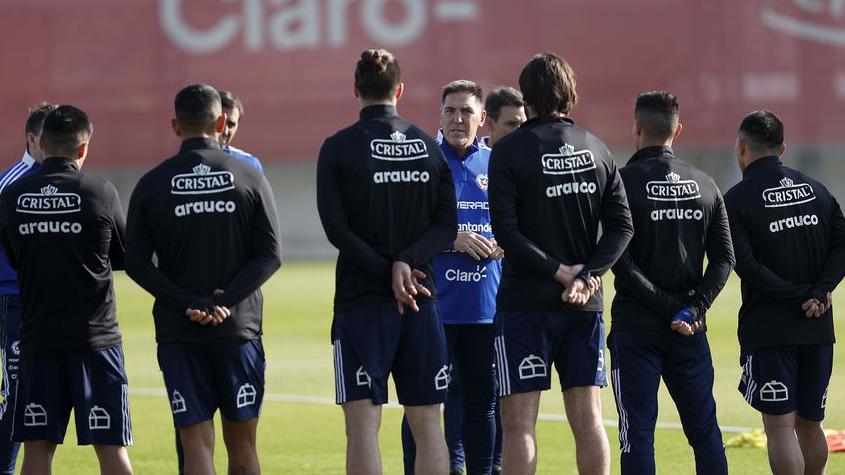 Berizzo reveló que podría sufrir tres bajas por Covid-19 para el debut en la Copa Kirín