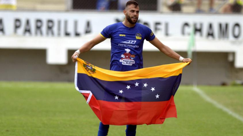 Colo Colo cambia planes y ahora iría en busca de seleccionado venezolano para reforzarse
