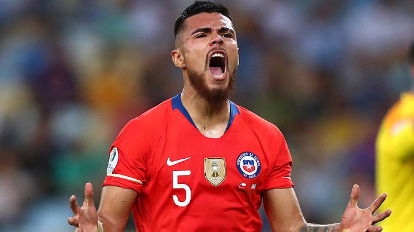 "Se quedó en Argentina": hinchas de la Roja destrozan a Paulo Díaz por partido ante Corea del Sur