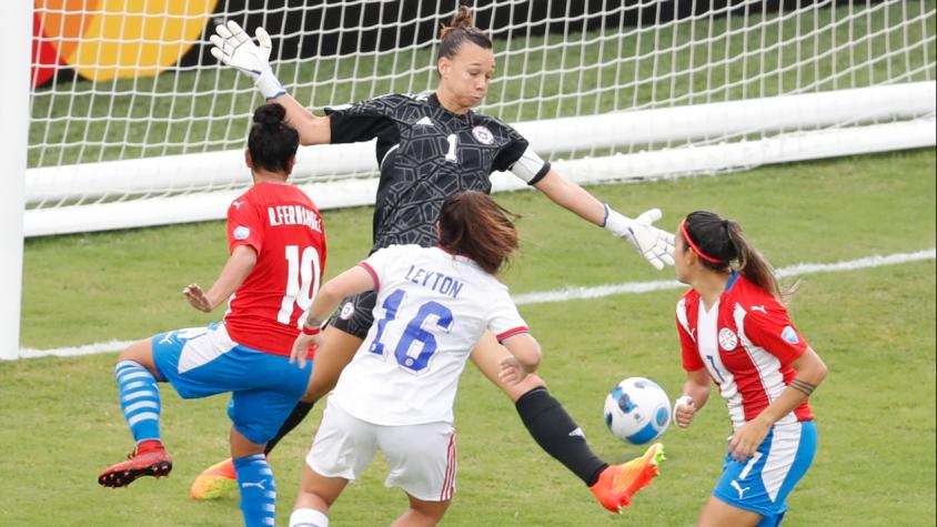 "Muy lenta en los goles de Paraguay": Hinchas arremeten contra Christiane Endler por su nivel en el estreno de La Roja femenina en la Copa América 2022