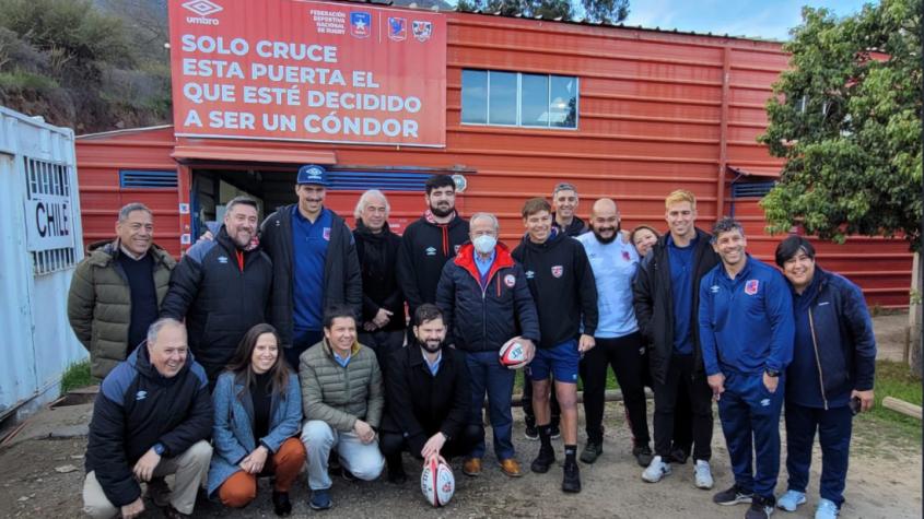 Presidente Boric visitó a Los Cóndores tras su clasificación al Mundial y prometió mejoras para el rugby