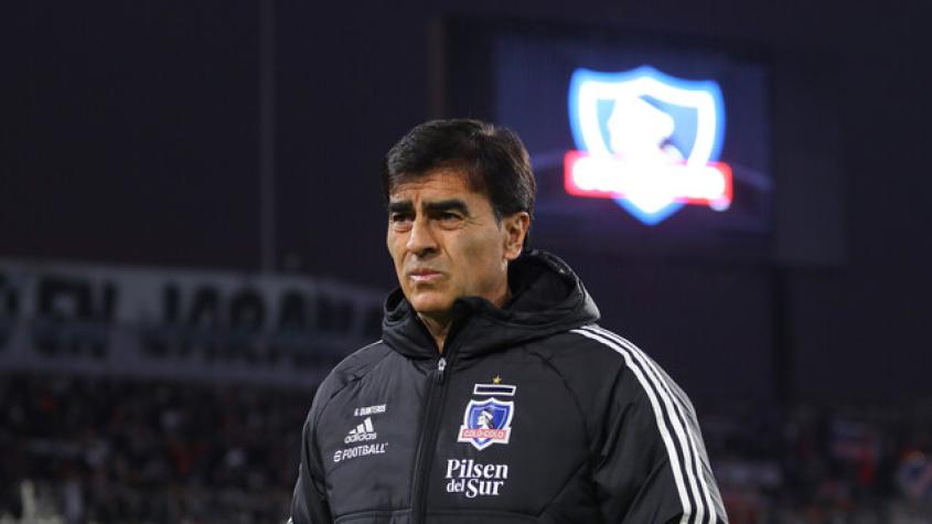 Gustavo Quinteros pesimista en Colo Colo: "A estas alturas veo complicado incorporar otro refuerzo"