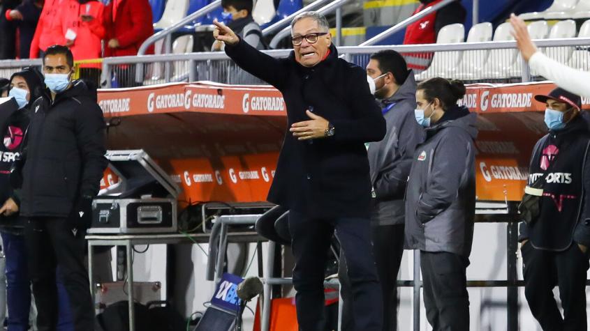 Ariel Holan destacó la actitud de Fabián Orellana y Raimundo Rebolledo en el triunfo de la UC: "Jugaron con energía, entusiasmo y espíritu de equipo"