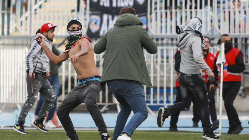 Árbitro del Audax vs Colo Colo reporta ingreso de hinchas a la cancha "provocando una serie de incidentes"