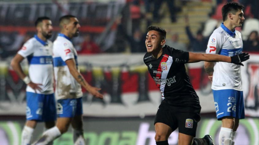 Curicó Unido consiguió una épica remontada ante la UC y se mantiene en la pelea por el título del Campeonato Nacional