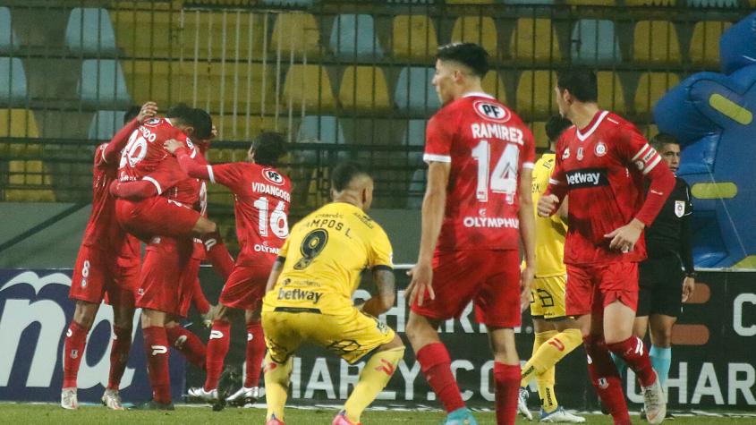 Unión La Calera consiguió un agónico triunfo ante Everton y escapó de la zona de descenso