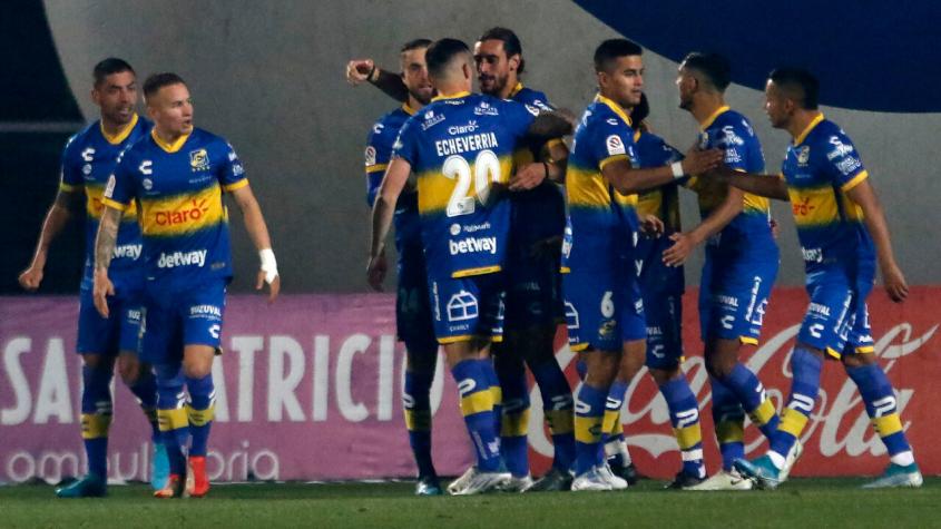 ¡Espectacular goleada! Everton humilló a Curicó Unido en el estadio La Granja