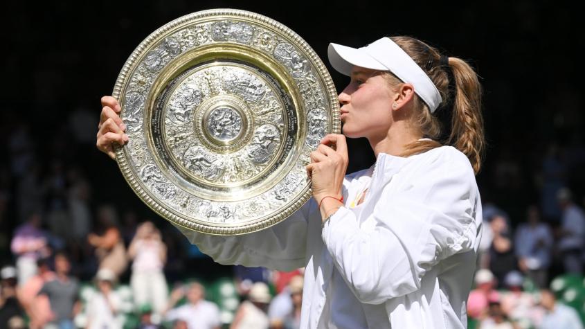 ¡Sorpresa mundial! Elena Rybakina da el gran golpe para conquistar Wimbledon