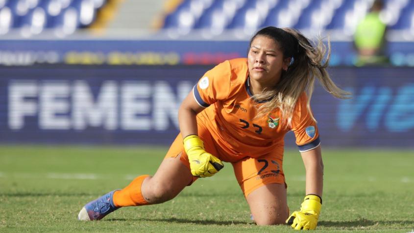 Alba Salazar: la portera de 17 años que brilla con Bolivia en la Copa América y que tiene de ídola a 'Tiane' Endler