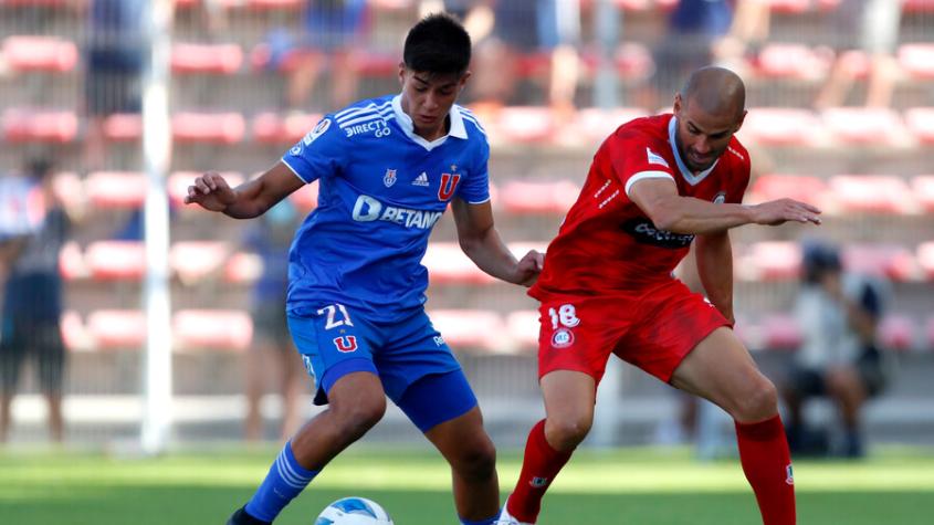 Se pierde el Superclásico ante Colo Colo: Bastián Tapia se desgarró y será baja en la U por varias semanas