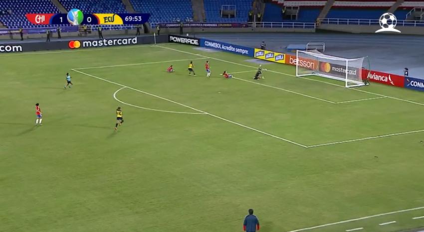 VIDEO | ¡Por algo es la mejor del mundo! El tapadón de Tiane Endler que salvó a la Roja ante Ecuador