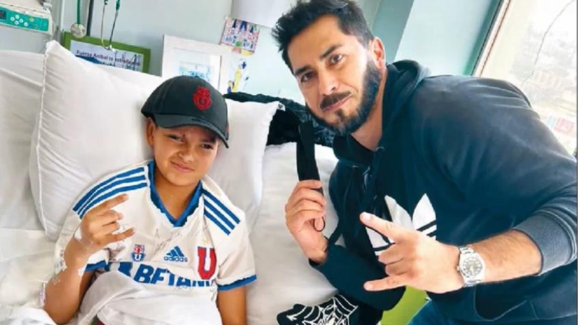 La emoción de Johnny Herrera al visitar a portero de la U que estuvo en coma: "Me sorprendió que se riera"
