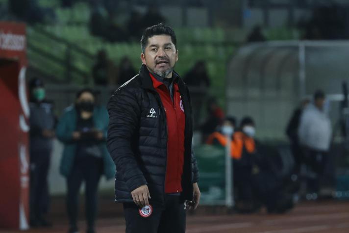 ¡Solo pasa en Chile! San Felipe despide a su DT pese a estar terceros y pelear por el título