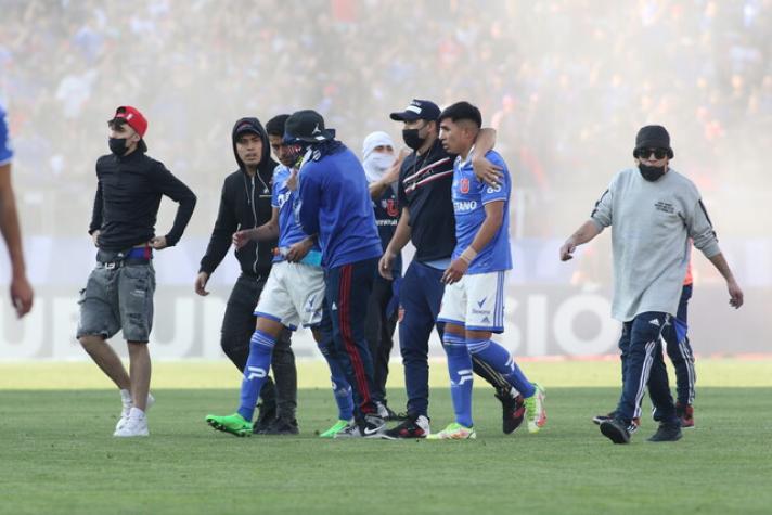 Dos partidos sin público: ANFP castiga a la U por invasión a la cancha del Estadio Nacional en el Clásico Universitario