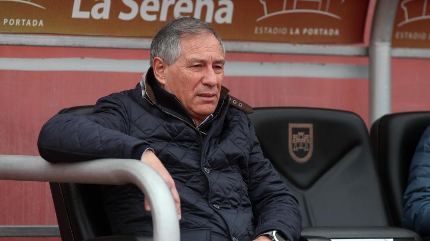Ariel Holan dio detalles de su futuro en la UC: "Una vez termine el campeonato nos juntaremos a ajustar temas"