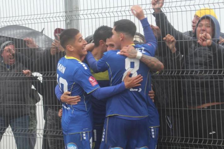 ¡Apenas se podía ver! La niebla se robó el protagonismo en el choque entre Barnechea y Deportes Melipilla