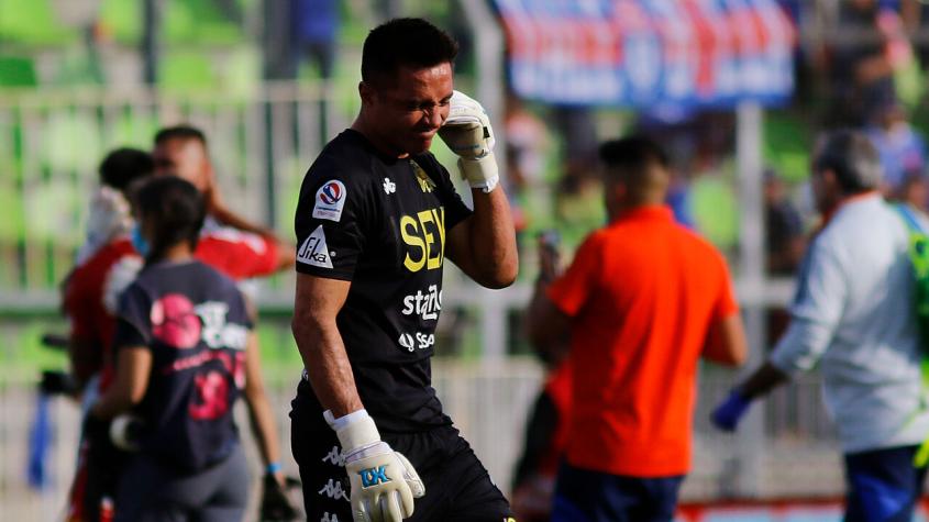 Miguel Pinto realizó un airado reclamo: “Tienen el VAR para mandarse puras cagadas”