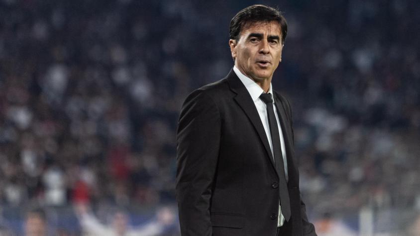 El polémico y repentino viaje de Gustavo Quinteros a Argentina que hace temblar a Colo Colo