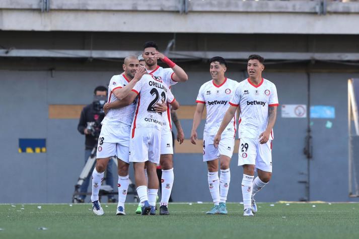 Unión La Calera aseguró su permanencia en Primera División a costa del invicto de Audax Italiano