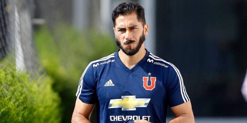 Johnny Herrera se pone la camiseta de Colo Colo para pedir premiación ante Coquimbo Unido