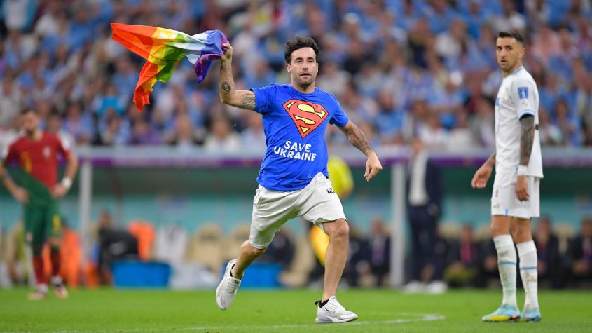 Hincha dejó la grande en el Mundial tras ingresar con bandera LGBT al partido de Portugal ante Uruguay
