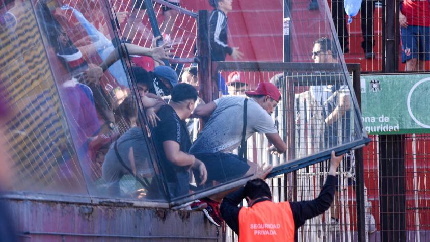 Julio Bascuñán entregó un lapidario informe contra los hinchas de la U "por poner en riesgo el espectáculo deportivo"