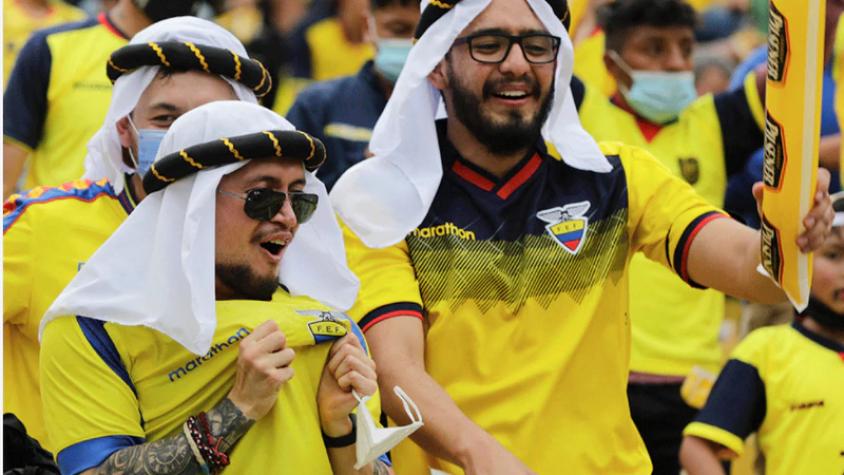 Hinchas de Ecuador dedican cántico a La Roja: "El que no salta es un chileno mar..."