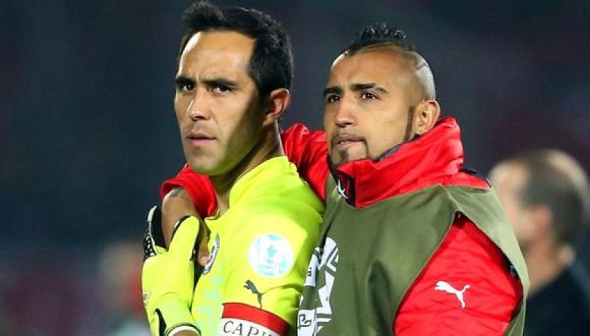 Claudio Bravo y Arturo Vidal publican emotivo reencuentro en la concentración de la Roja