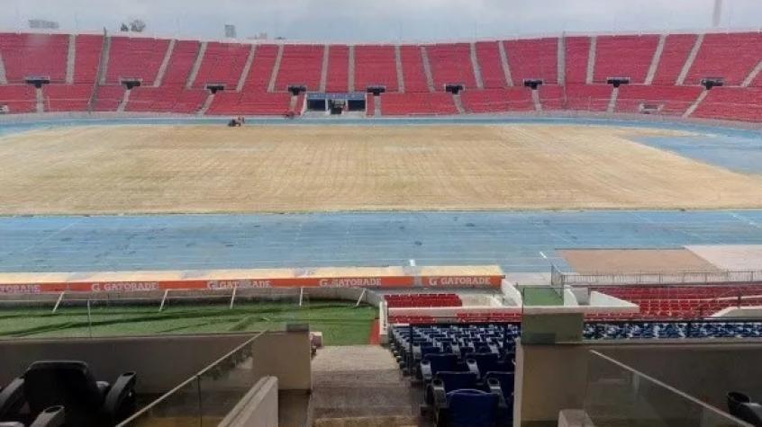 El deplorable estado de la cancha del Estadio Nacional pese a estar casi un año sin fútbol