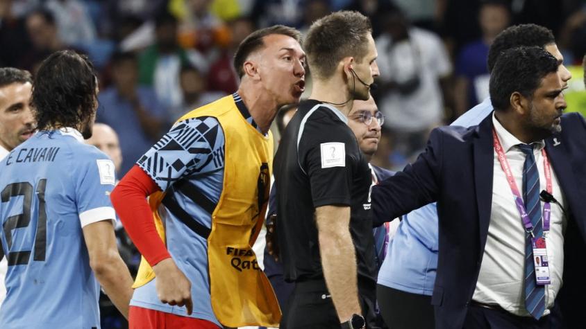 Relator uruguayo enojado con el arbitraje: "Nos cocinó este hijo de p... todo el partido"