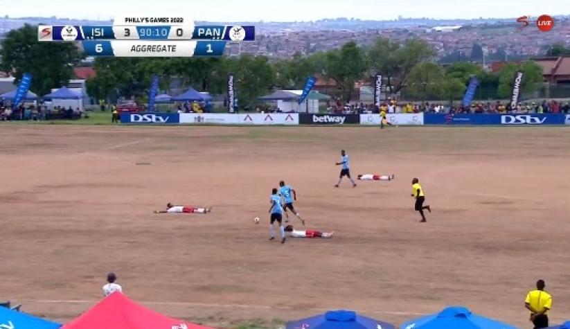El viral del momento: por qué un equipo de Sudáfrica se “desplomó” para que el rival les hiciera un gol
