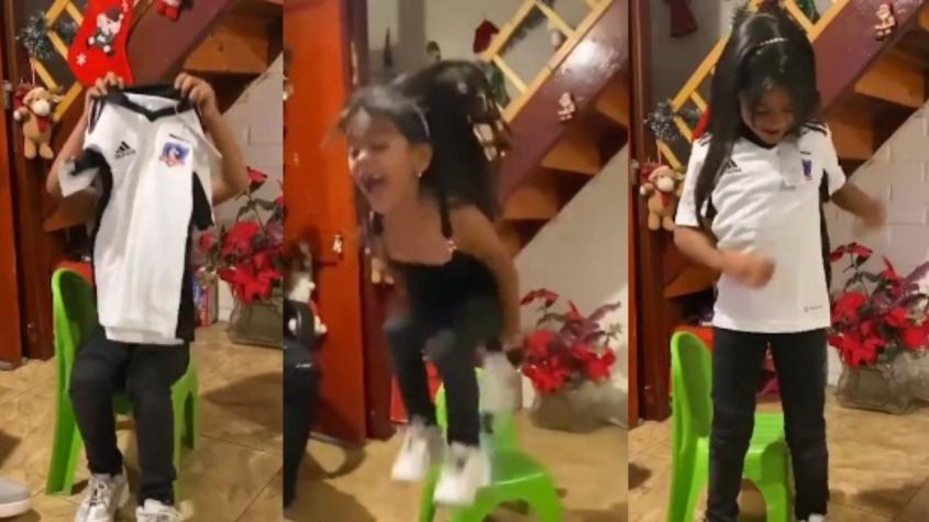 ¡Pura emoción! Niña remece las redes tras recibir una camiseta de Colo Colo en Navidad