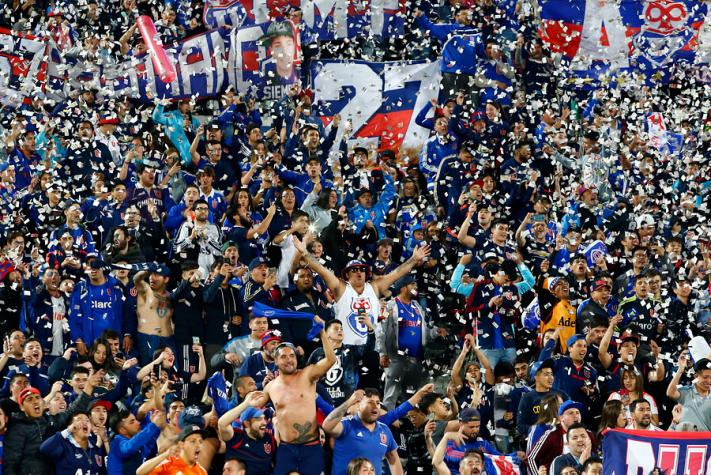 "No manchen nuestros colores": Hinchas de la U rayaron el CDA para exigir que no arribe Matías Zaldivia
