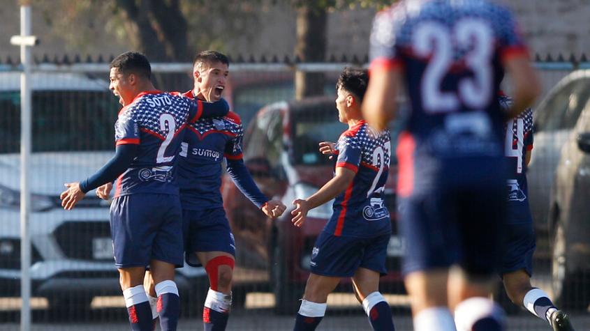 Deportes Recoleta sorprende y refuerza su plantel con promesa de la UC para la Primera B 2023