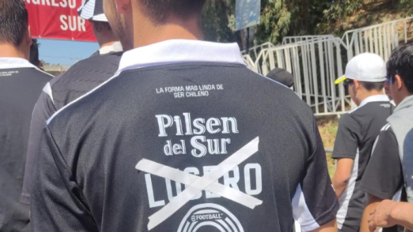 Hinchas de Colo Colo borran a Juan Martín Lucero de sus camisetas en la Supercopa ante Magallanes